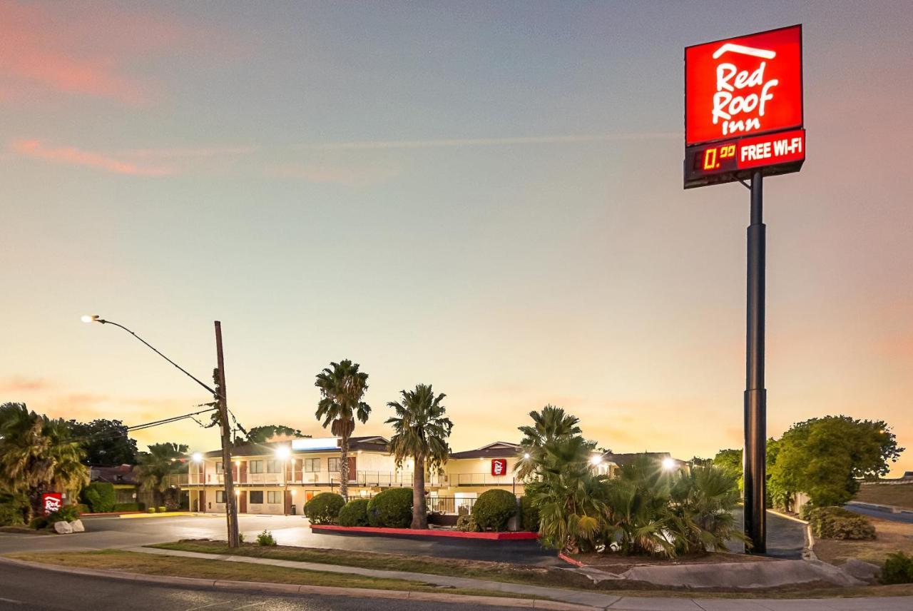Red Roof Inn San Antonio E - Frost Bank Center Bagian luar foto
